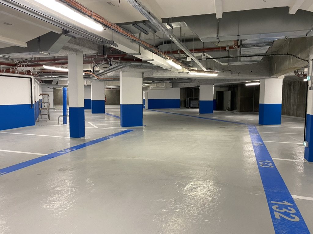 Parking souterrain — marquage et signalétique
